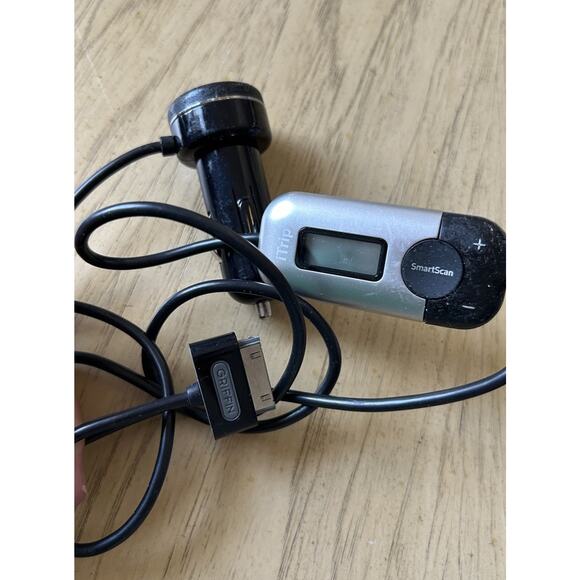 Griffin iTrip Auto FM Transmitter Car Charger for iPod iPhone 4S Dock Connector - Picture 6 of 6